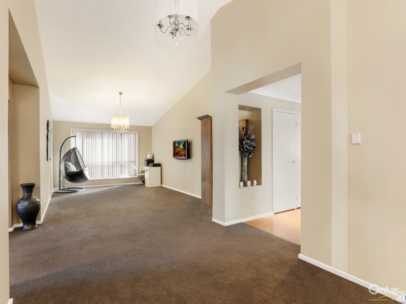 38 Ashburton Drive, Albion Park NSW 2527