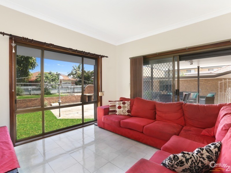 33 Smith Street, Fairy Meadow NSW 2519