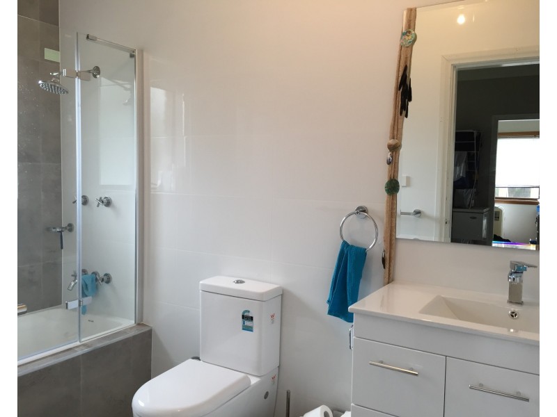 2/188 Lawrence Hargrave Drive, Thirroul NSW 2515