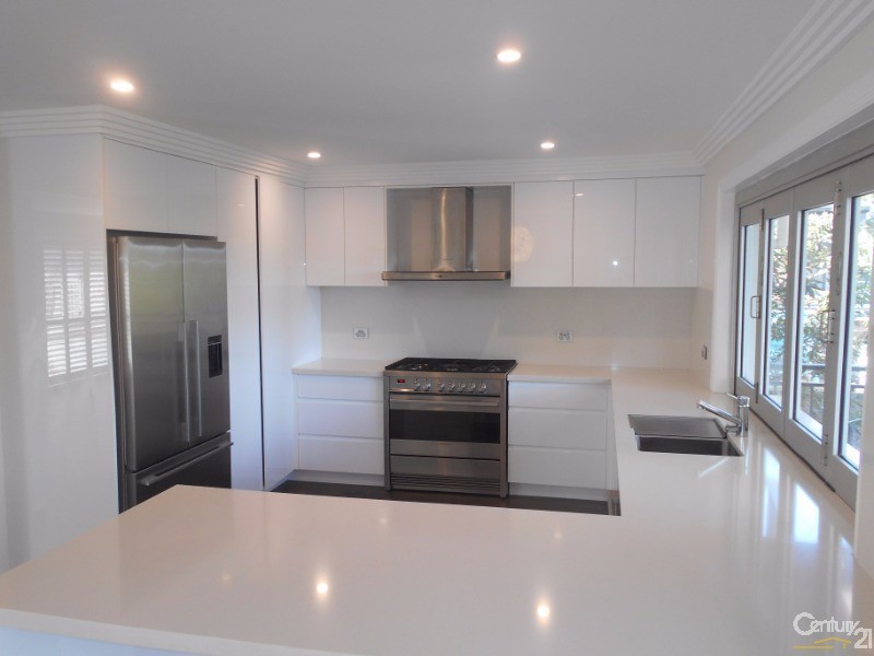 7  Baker Street, Figtree NSW 2525