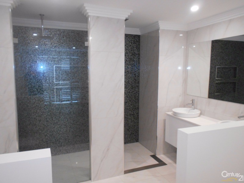 7  Baker Street, Figtree NSW 2525