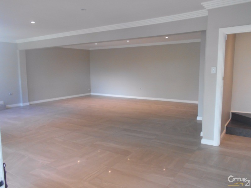 7  Baker Street, Figtree NSW 2525