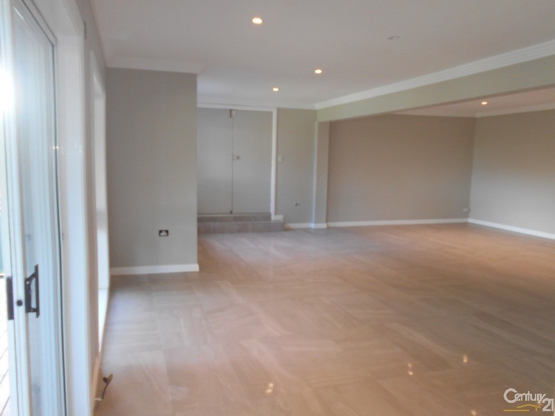 7  Baker Street, Figtree NSW 2525