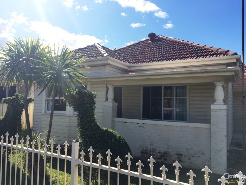 16 Finlayson Street, Wollongong NSW 2500
