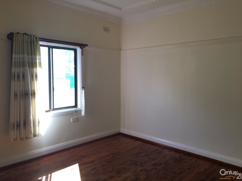 16 Finlayson Street, Wollongong NSW 2500