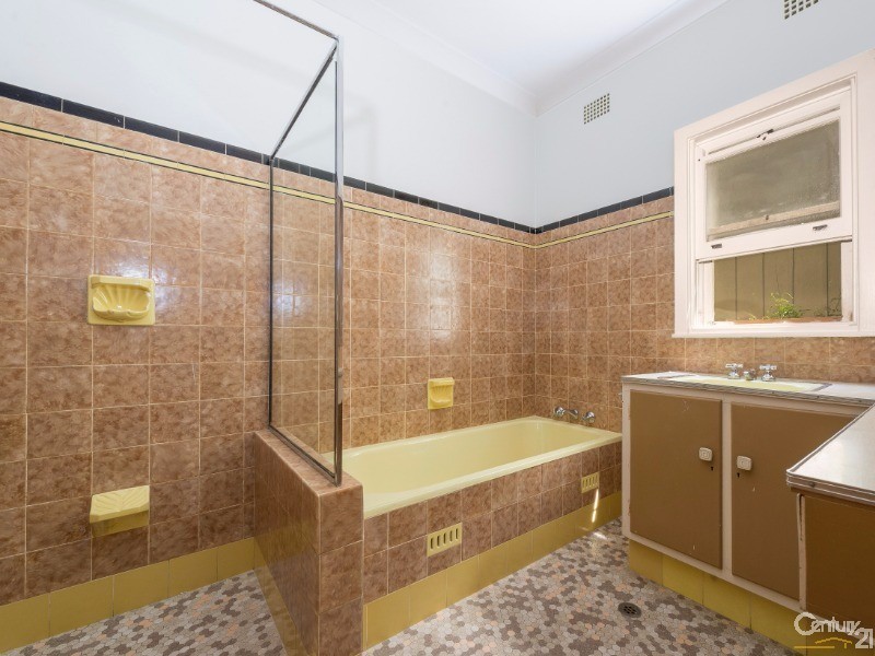 43  Toorak Ave, Mangerton NSW 2500