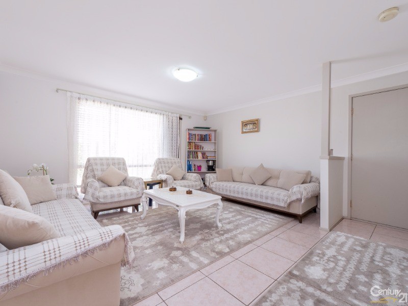 281 Braidwood Drive, Prestons NSW 2170