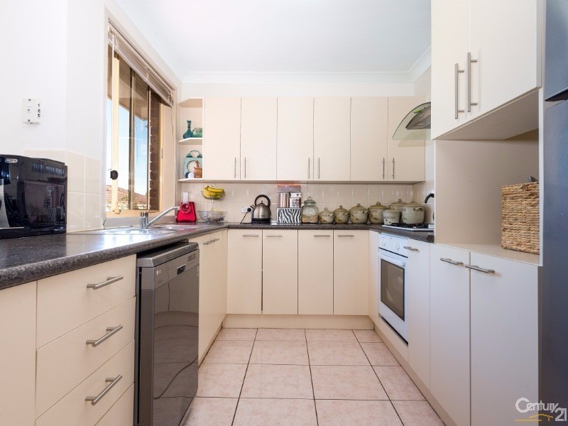 281 Braidwood Drive, Prestons NSW 2170