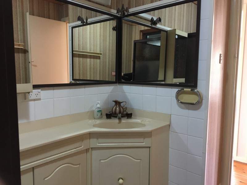 3 Bradley Avenue, Mount Kembla NSW 2526