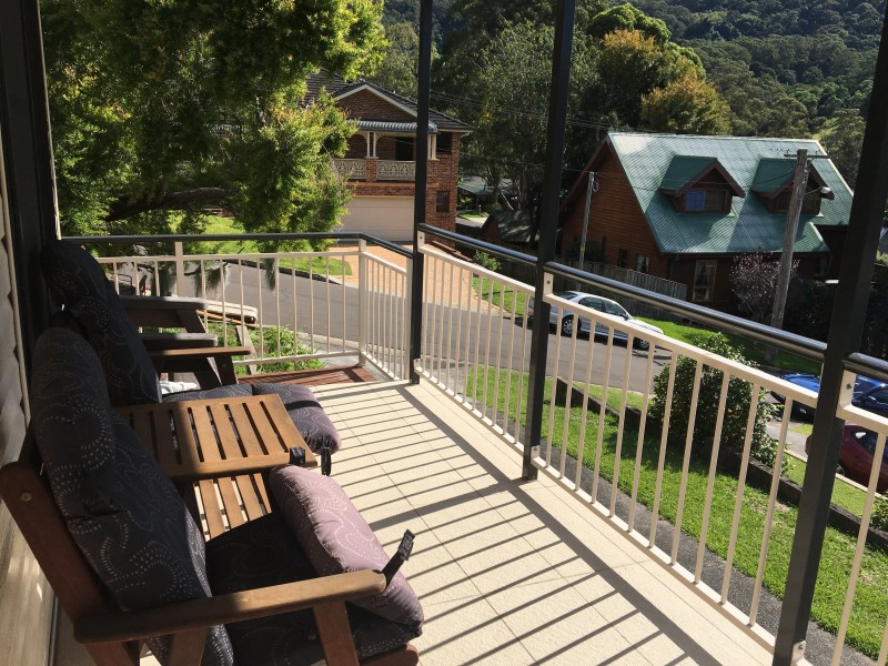 3 Bradley Avenue, Mount Kembla NSW 2526