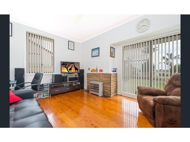 42  Barnes Street, Berkeley NSW 2506