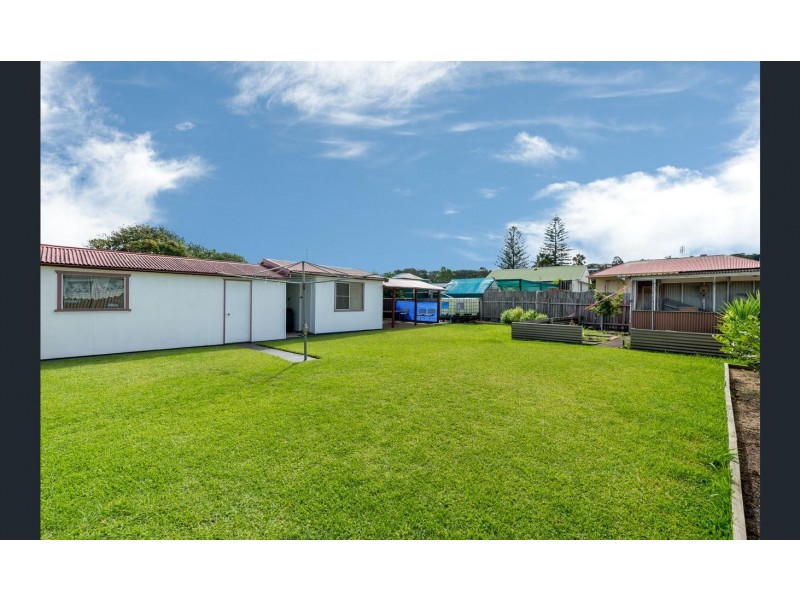 42  Barnes Street, Berkeley NSW 2506