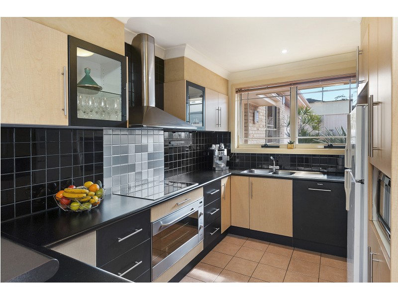 11 Wollamai Cr, Berkeley NSW 2506