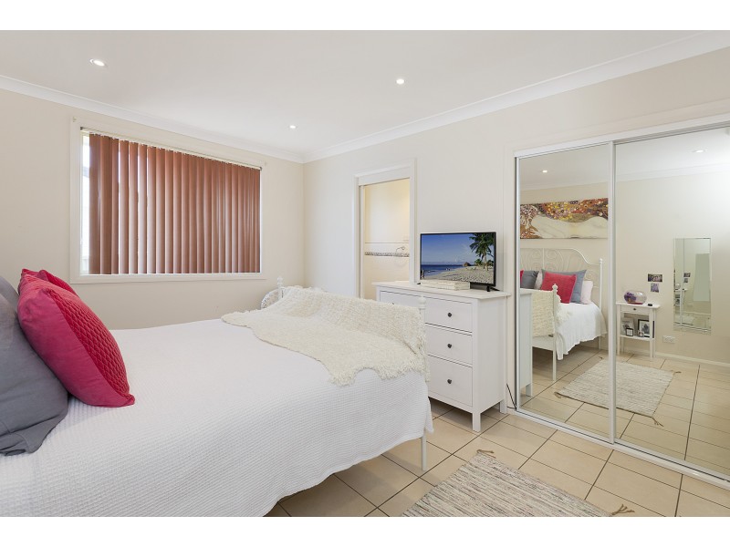 11 Wollamai Cr, Berkeley NSW 2506