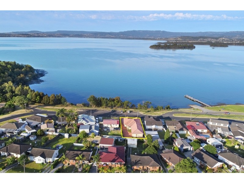 11 Wollamai Cr, Berkeley NSW 2506