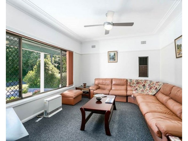 31 Phillips Crescent, Mangerton NSW 2500