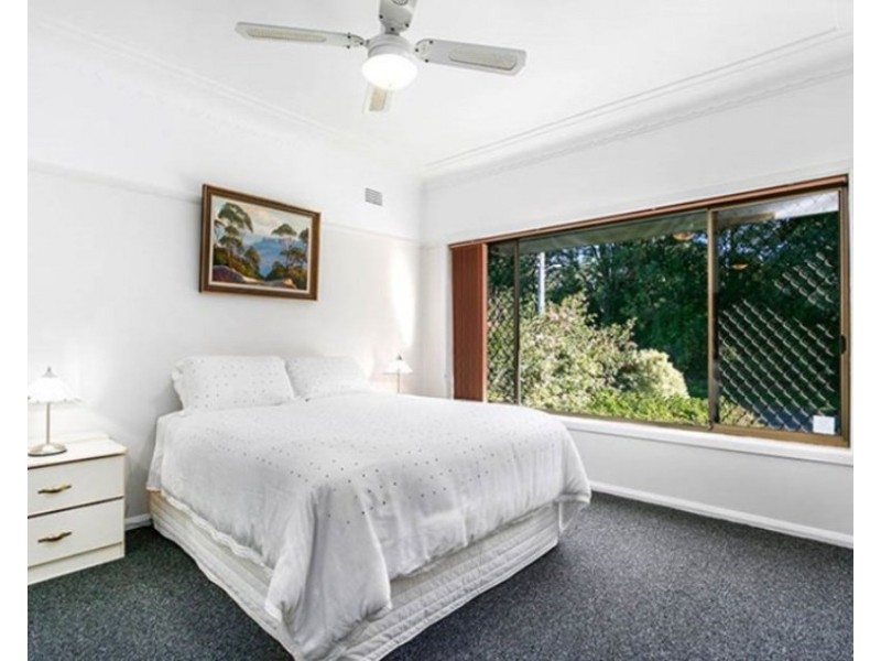 31 Phillips Crescent, Mangerton NSW 2500