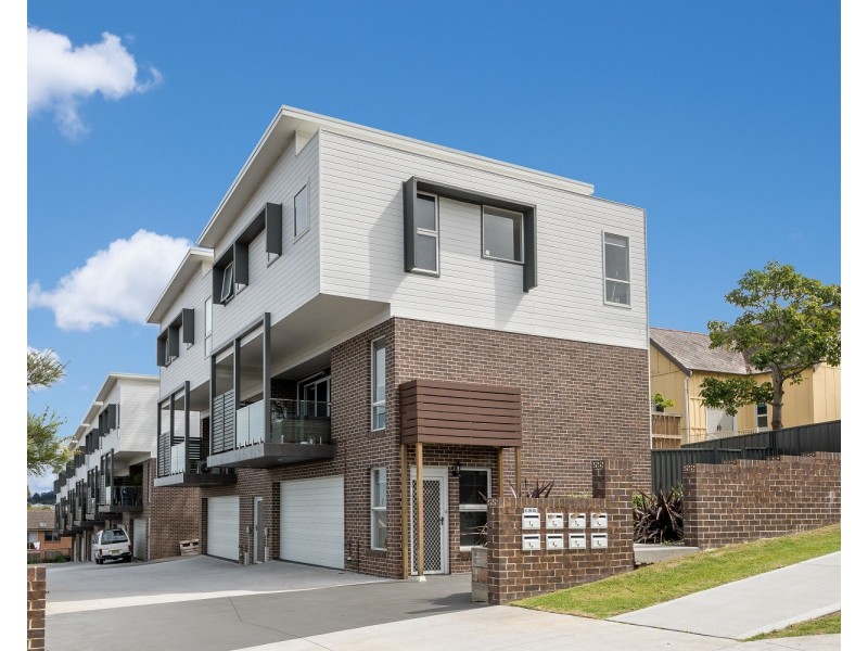 1/37 Bridge Street, Coniston NSW 2500