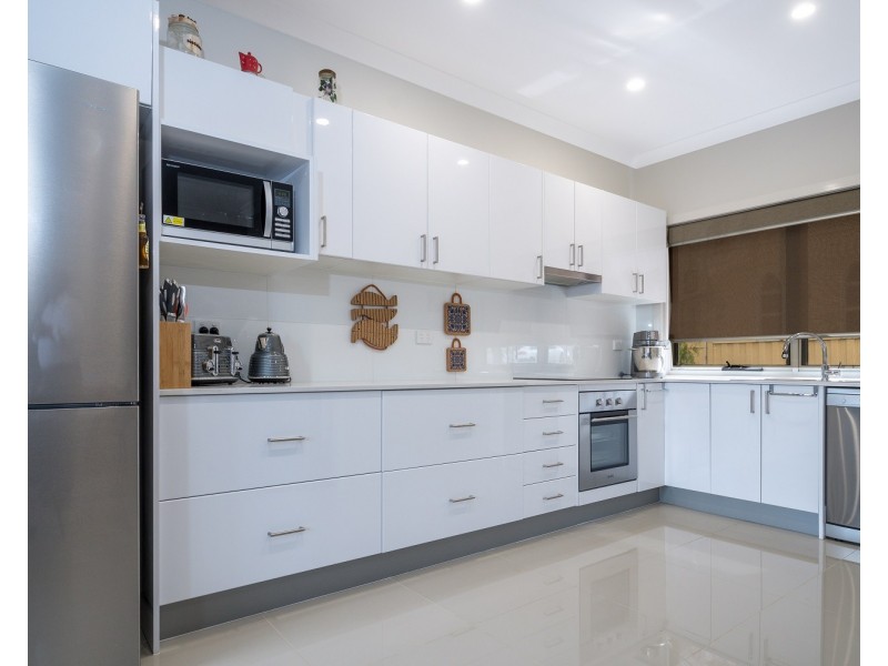 1/37 Bridge Street, Coniston NSW 2500