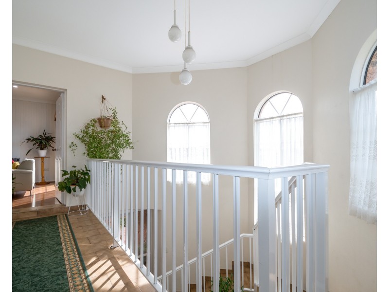 114 Weringa Avenue, Lake Heights NSW 2502