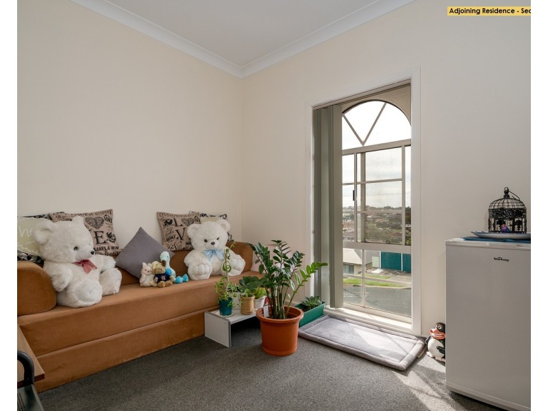 114 Weringa Avenue, Lake Heights NSW 2502