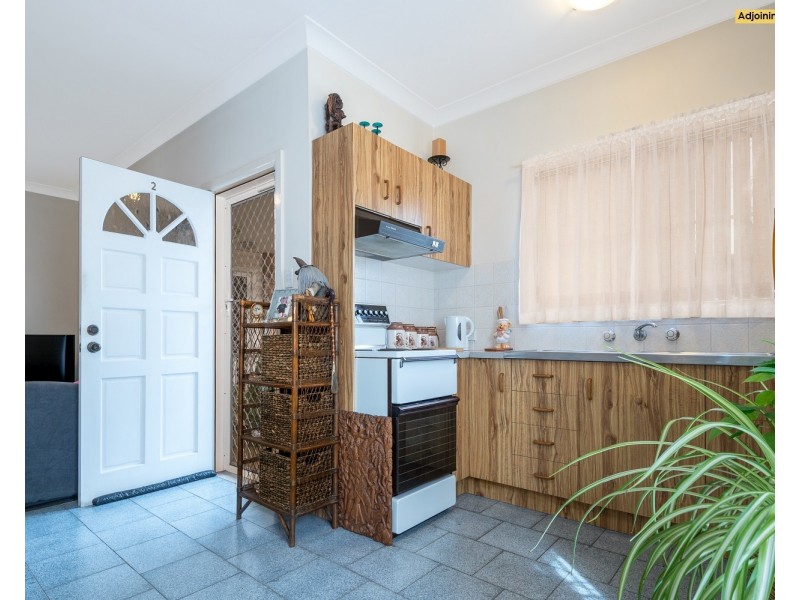 114 Weringa Avenue, Lake Heights NSW 2502