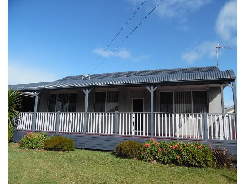 19  Deakin Street, Oak Flats NSW 2529