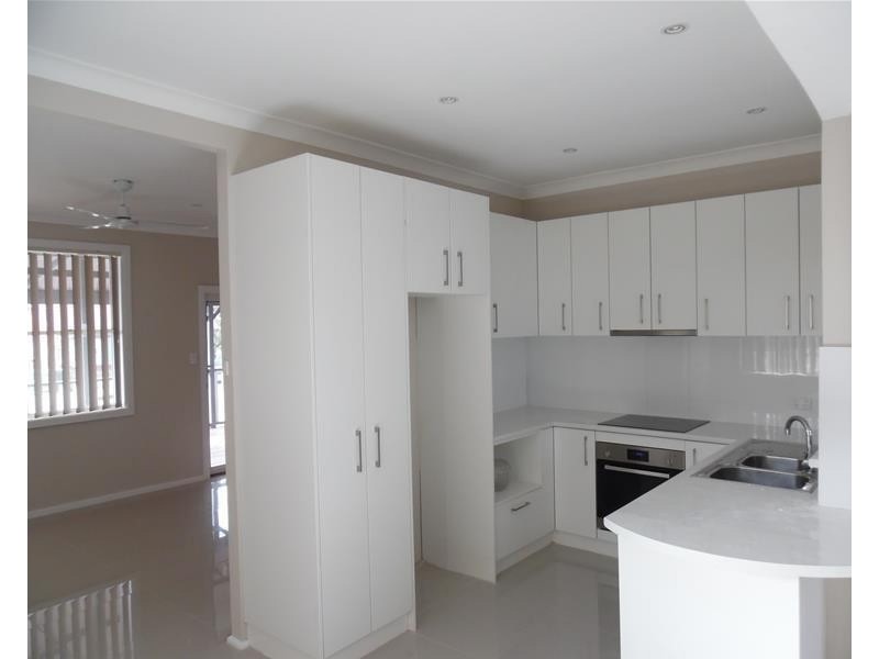 19  Deakin Street, Oak Flats NSW 2529