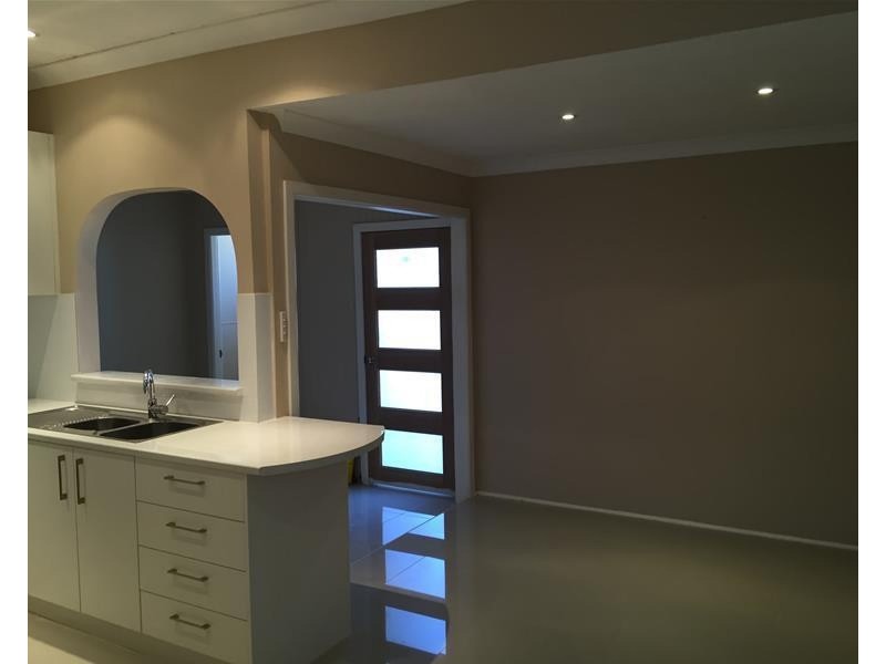 19  Deakin Street, Oak Flats NSW 2529