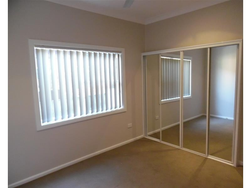 19  Deakin Street, Oak Flats NSW 2529