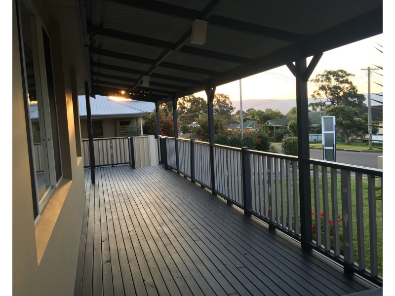 19  Deakin Street, Oak Flats NSW 2529