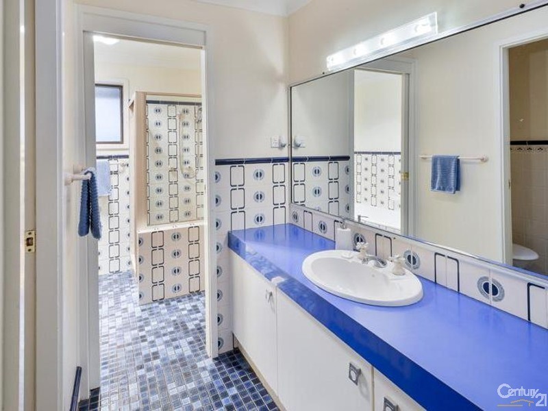 11 Peppercorn Ave, Mount Hunter NSW 2570