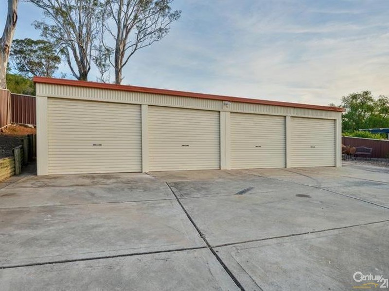 11 Peppercorn Ave, Mount Hunter NSW 2570