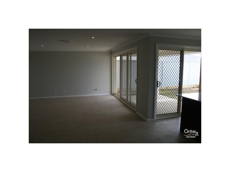 4 Tander street, Oran Park NSW 2570