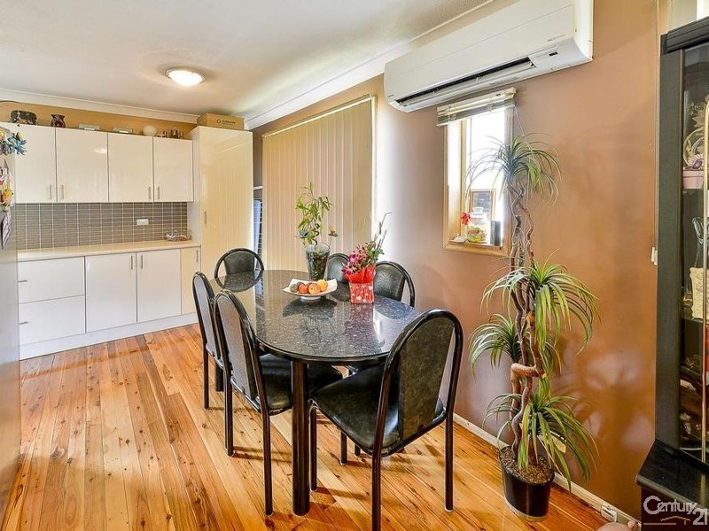 17 Woodland Cres, Narellan NSW 2567