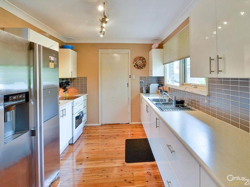 17 Woodland Cres, Narellan NSW 2567