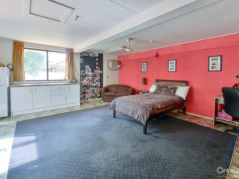 17 Woodland Cres, Narellan NSW 2567
