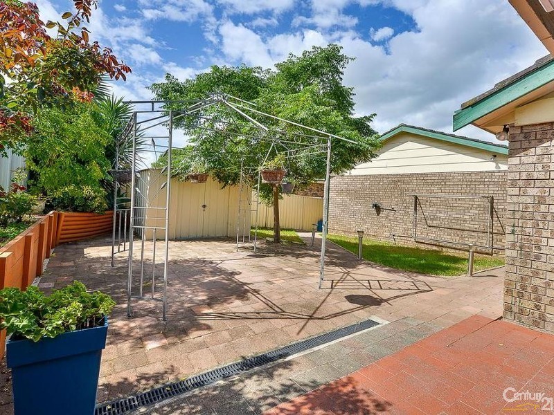 17 Woodland Cres, Narellan NSW 2567