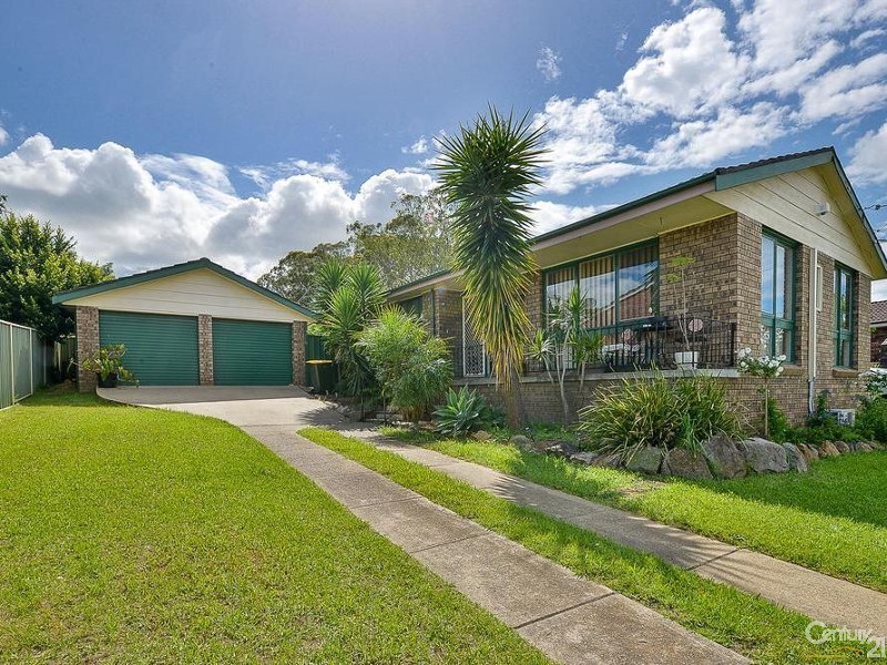 17 Woodland Cres, Narellan NSW 2567