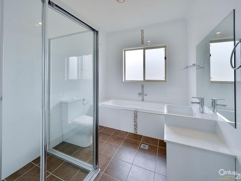 40 Discovery Cct, Gregory Hills NSW 2557