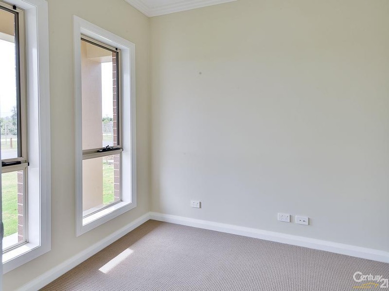 40 Discovery Cct, Gregory Hills NSW 2557