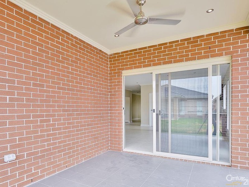 40 Discovery Cct, Gregory Hills NSW 2557
