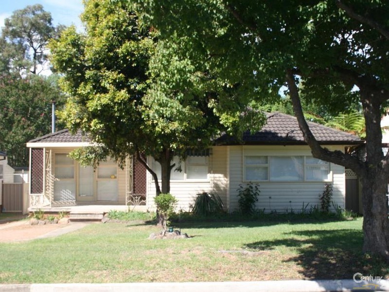 39 Brisbane Rd, Campbelltown NSW 2560