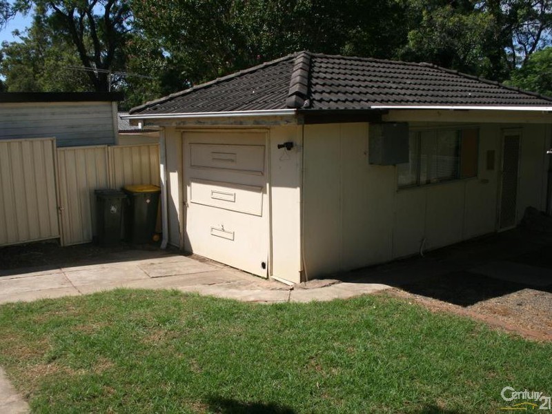 39 Brisbane Rd, Campbelltown NSW 2560