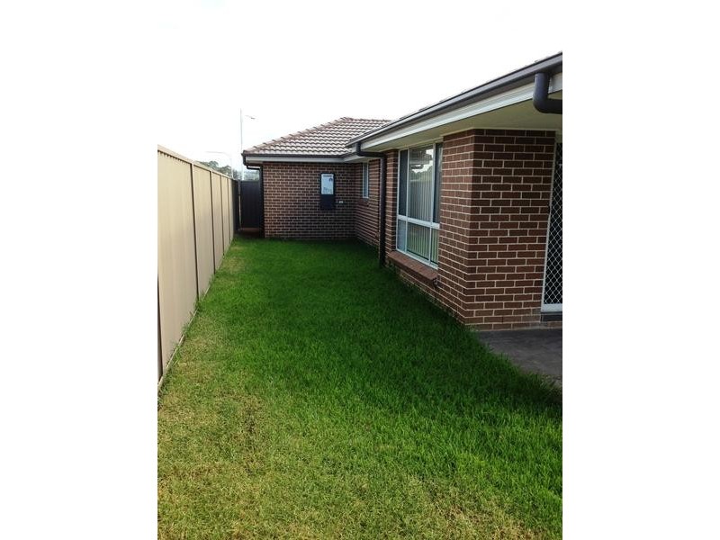 19 Garton Road, Spring Farm NSW 2570