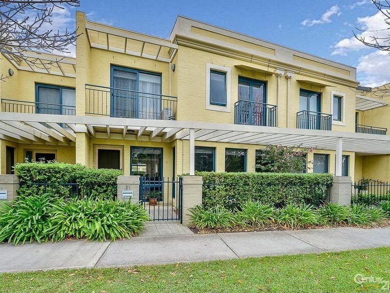 11 Centennial Drive, Campbelltown NSW 2560