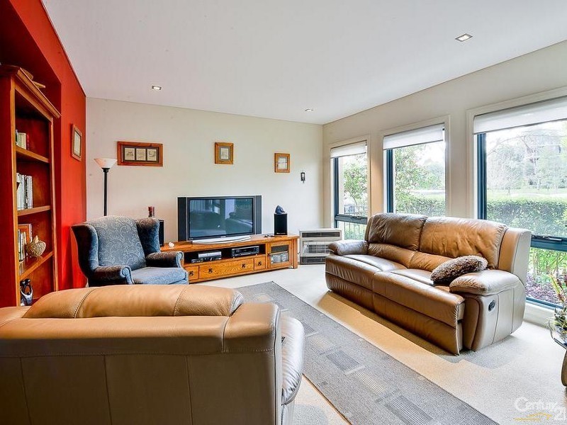 11 Centennial Drive, Campbelltown NSW 2560