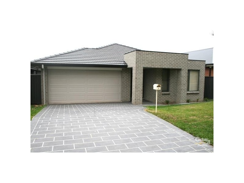 9 Butler Street, Gregory Hills NSW 2557