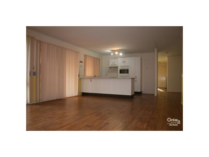 4 Fraser Place, Mount Annan NSW 2567