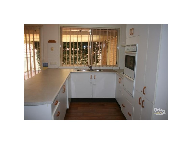 4 Fraser Place, Mount Annan NSW 2567